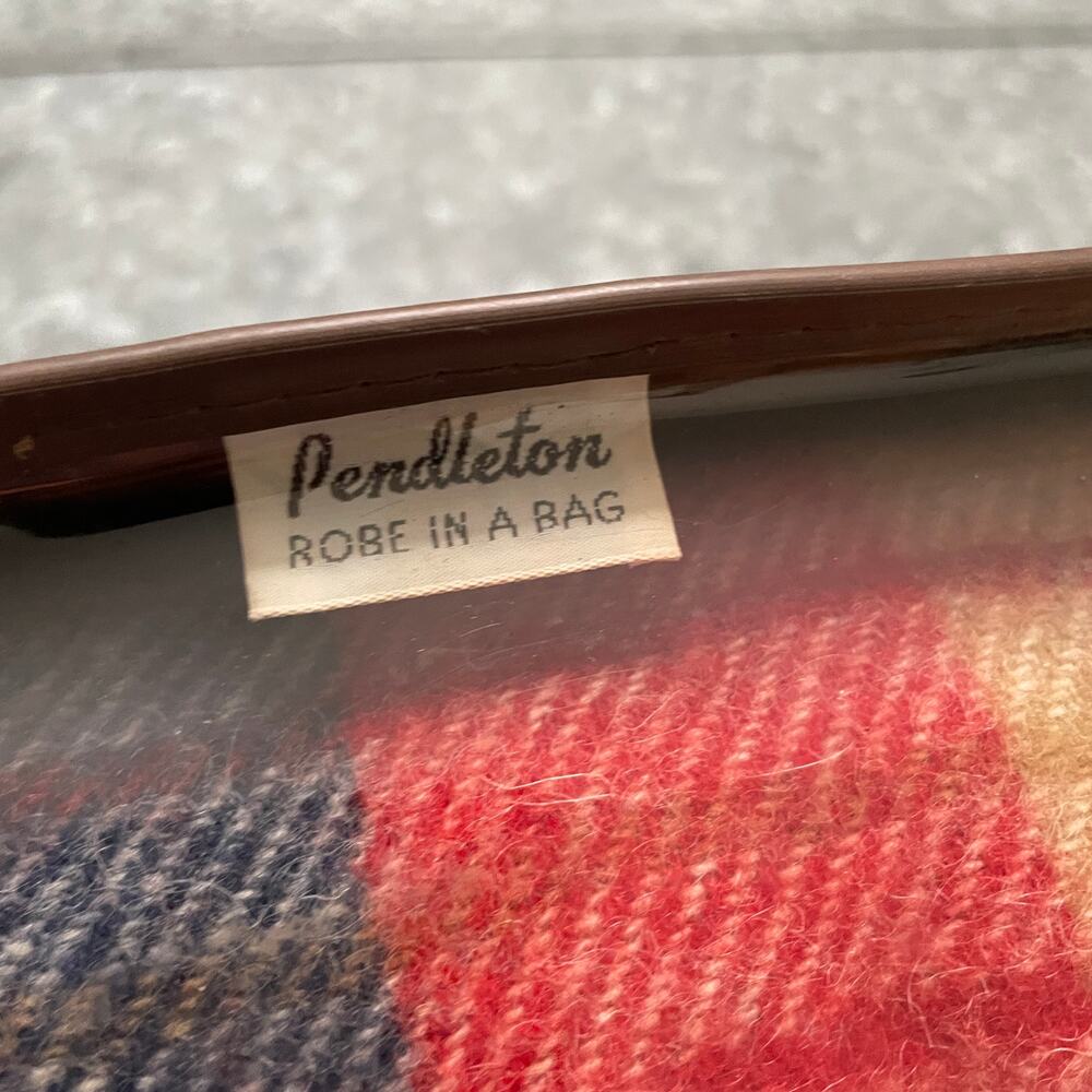 Vintage Pendleton Robe In A Bag Stadium Lap Blanket 52"x70" Virgin Wool Throw - Picture 2 of 16